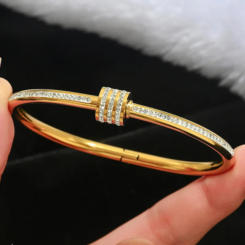 gold bracelet 1